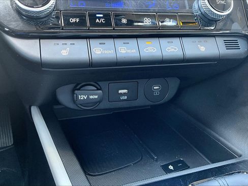 Used 2025 Hyundai Elantra Limited FWD image 26