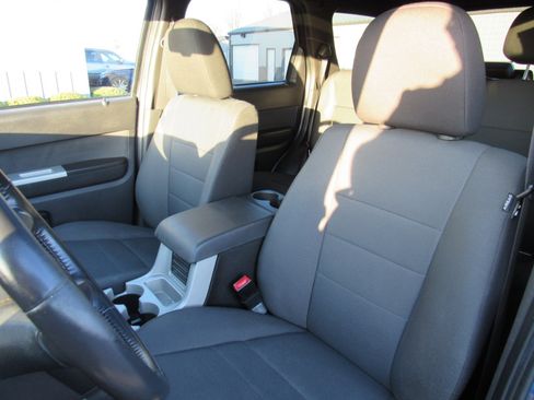 Used 2010 Ford Escape XLT image 16