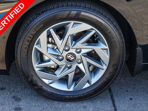 Certified 2024 Hyundai Elantra SEL FWD image 9