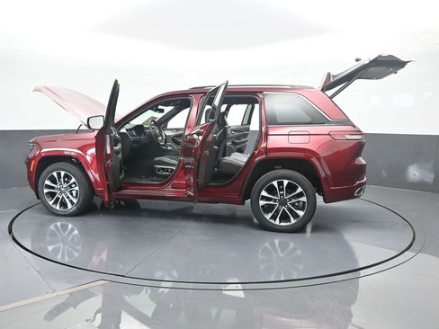 Used 2023 Jeep Grand Cherokee Overland w/ Luxury Tech Group IV image 78