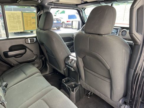 Used 2021 Jeep Wrangler Unlimited Sport image 23