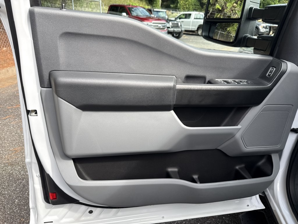 New 2026 Ford F350 XL w/ XL Driver Assist Package RWD image 10