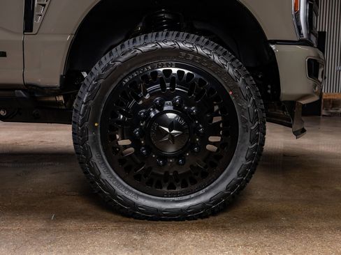 Used 2026 Ford F350 Platinum image 12