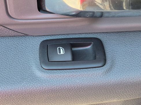 Used 2024 RAM 1500 Classic SLT AWD/4WD image 29