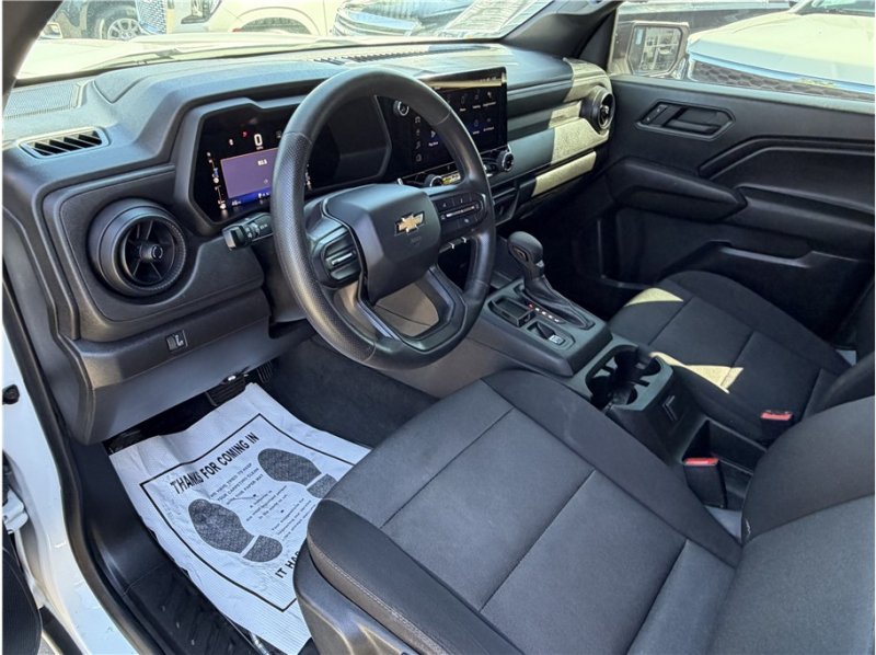 Used 2023 Chevrolet Colorado W/T RWD image 18