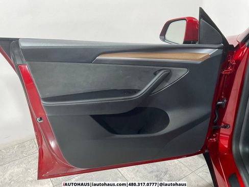 Used 2025 Tesla Model Y Long Range image 40