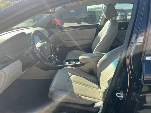 Used 2017 Hyundai Sonata Limited w/ Ultimate Package 04 FWD image 6