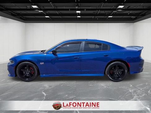 Used 2019 Dodge Charger R/T w/ Blacktop Package RWD image 2