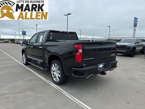 Used 2023 Chevrolet Silverado 1500 High Country w/ High Country Premium Package AWD/4WD image 4