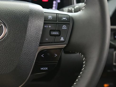 Used 2026 Toyota Camry SE w/ Convenience Package AWD/4WD image 13