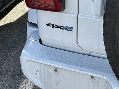 Used 2022 Jeep Wrangler Unlimited Sahara image 9