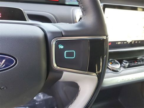 Used 2025 Ford Expedition Max Platinum w/ Driver's Package image 27