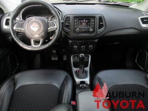 Used 2018 Jeep Compass Latitude image 10