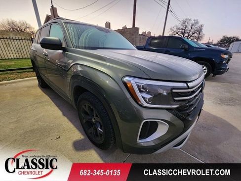 Used 2024 Volkswagen Atlas Peak Edition SEL image 1