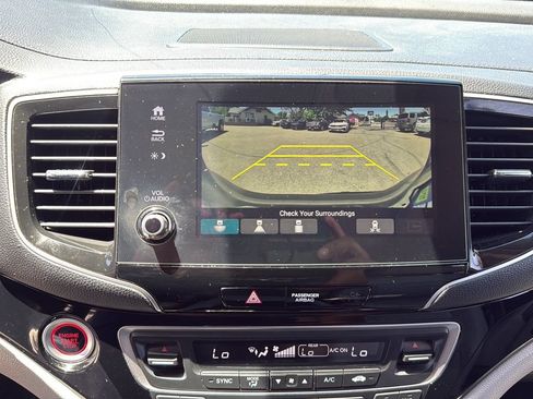 Used 2021 Honda Pilot Touring image 14