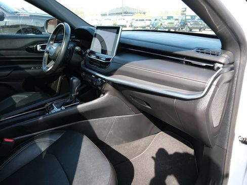 Used 2022 Jeep Compass High Altitude AWD/4WD image 37