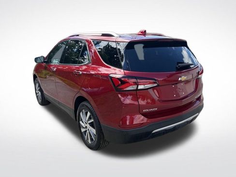 Used 2023 Chevrolet Equinox Premier AWD/4WD image 3