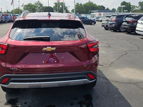 Used 2024 Chevrolet Trax LT w/ Driver Confidence Package image 5