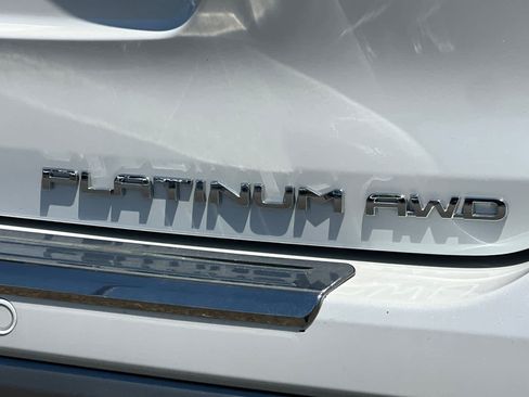 Certified 2024 Toyota Highlander Platinum AWD/4WD image 34