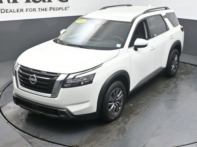 Used 2025 Nissan Pathfinder SV FWD image 50