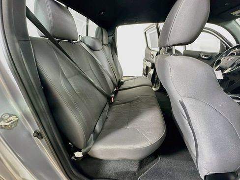 Used 2019 Toyota Tacoma TRD Sport AWD/4WD image 12