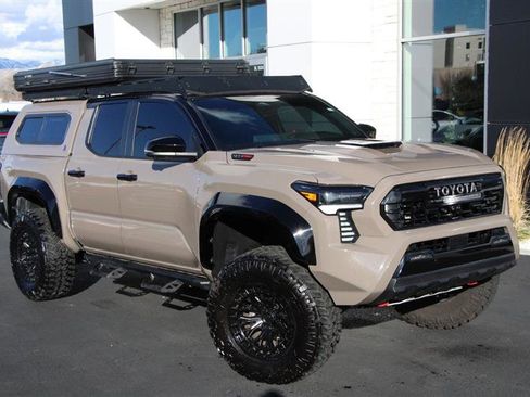 Used 2025 Toyota Tacoma TRD Pro image 2