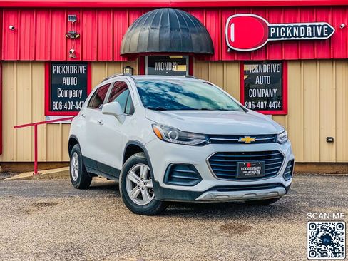 Used 2019 Chevrolet Trax LT w/ LT Convenience Package image 1