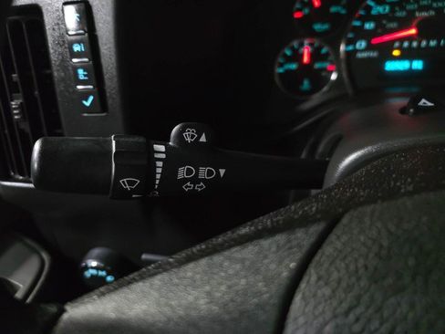 Used 2019 GMC Savana 2500 w/ Driver Convenience Package image 18