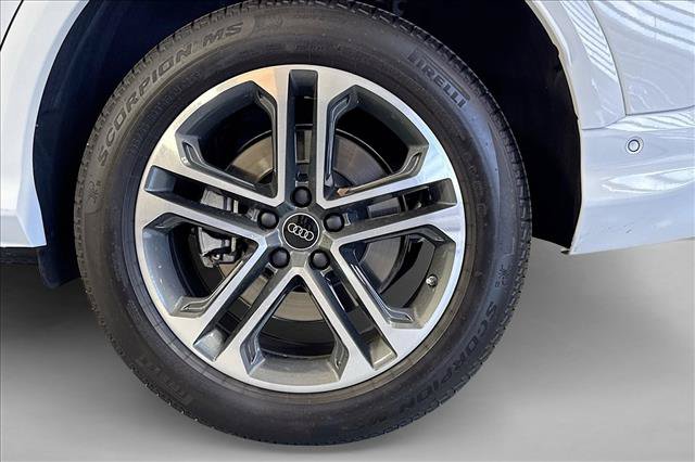 Used 2025 Audi Q5 Premium w/ Convenience Package AWD/4WD image 29