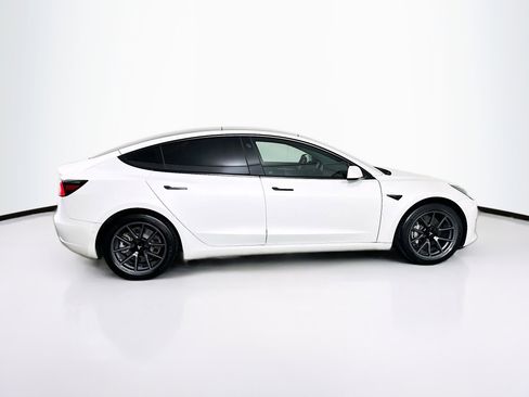 Used 2021 Tesla Model 3 Standard Range Plus image 10