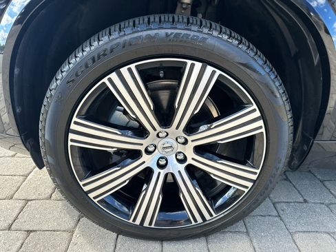 Used 2025 Volvo XC90 B5 Ultra w/ Protection Package AWD/4WD image 4