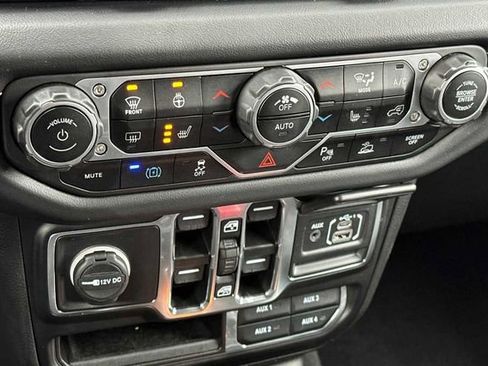 Used 2024 Jeep Wrangler High Altitude image 19