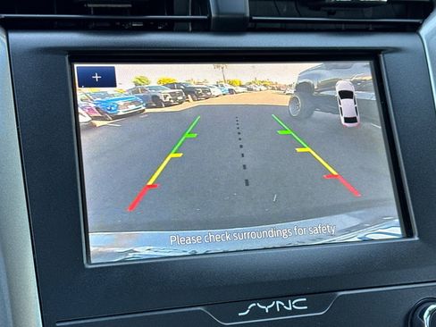 Used 2020 Ford Fusion SE FWD image 27