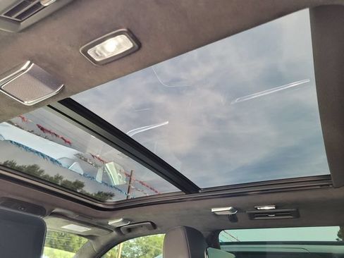 Used 2025 Cadillac Escalade ESV Premium Luxury Platinum w/ LPO, Floor Liner Package AWD/4WD image 26