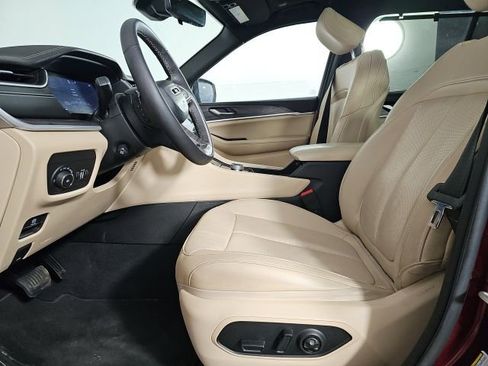 Certified 2024 Jeep Grand Cherokee Limited w/ Luxury Tech Group II image 10