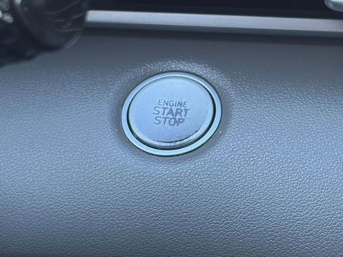 Used 2022 Hyundai Elantra SEL w/ Convenience Package image 24