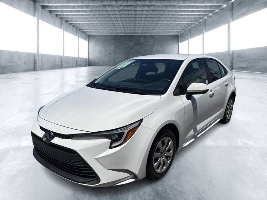 Used 2024 Toyota Corolla LE FWD image 1