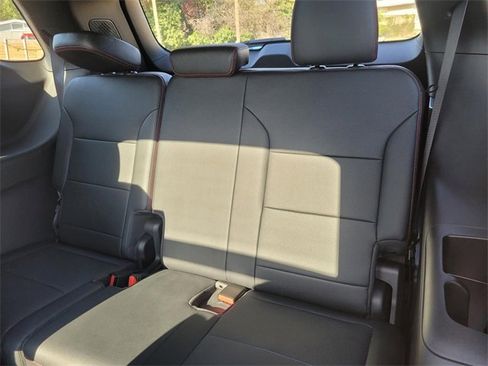Used 2024 Chevrolet Traverse RS w/ LPO, Floor Liner Package image 4