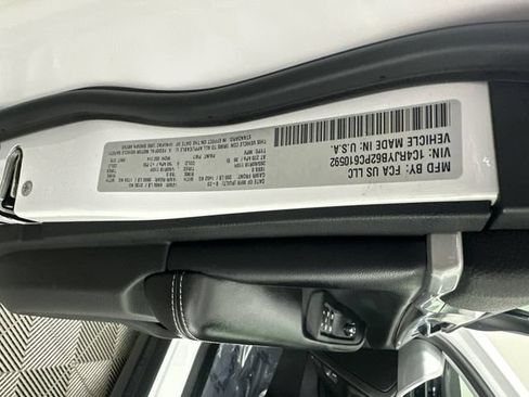 Used 2023 Jeep Grand Cherokee 4WD 4xe image 38