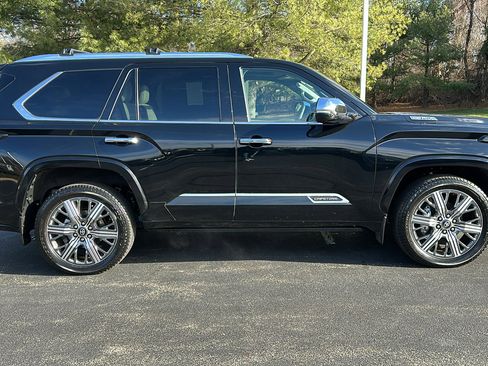 Used 2025 Toyota Sequoia Capstone image 30