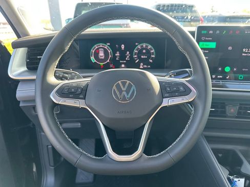 New 2026 Volkswagen Tiguan SE image 15