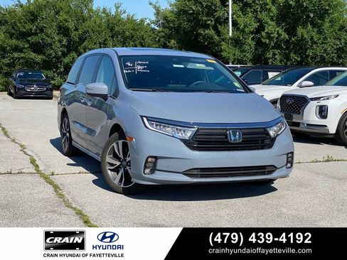 Used 2024 Honda Odyssey Touring image 1