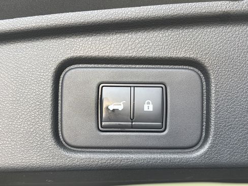 Used 2022 Nissan Pathfinder Platinum w/ Cargo Package AWD/4WD image 13