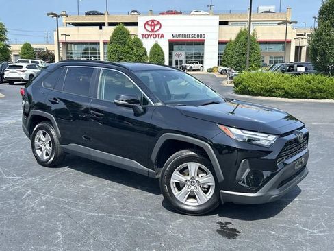 Used 2025 Toyota RAV4 XLE AWD/4WD image 2