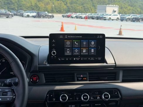Certified 2025 Honda Pilot TrailSport image 19