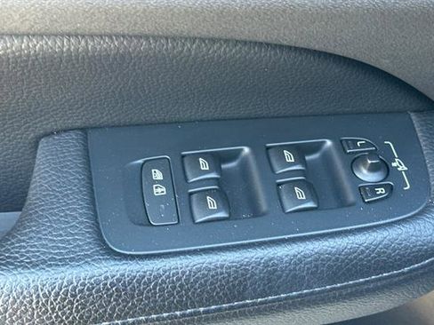 Used 2020 Volvo V60 T5 Cross Country image 11