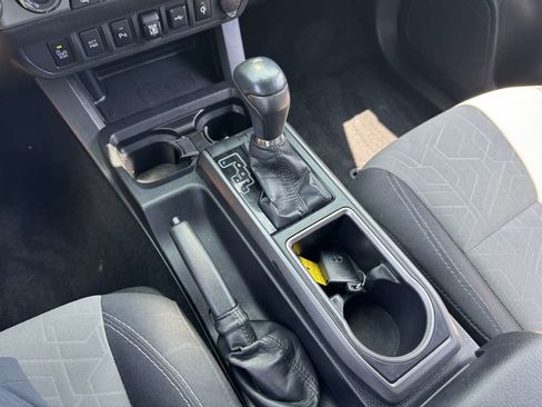 Used 2021 Toyota Tacoma TRD Sport w/ Technology Package image 35