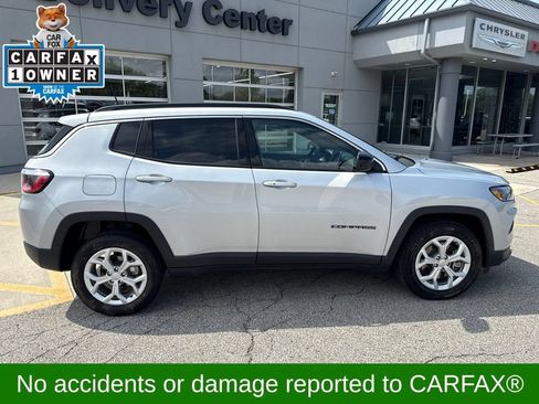 Used 2024 Jeep Compass Latitude AWD/4WD image 4