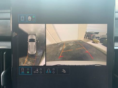 Used 2025 GMC Acadia Elevation image 28