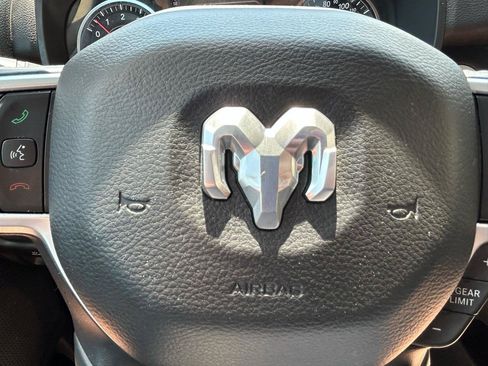 Used 2020 RAM 1500 Big Horn AWD/4WD image 19